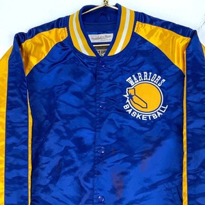 Titlists เสื้อแจ็กเก็ตนักบอมเบอร์ผ้าซาตินสำหรับผู้ชายแจ็คเก็ตทำงานมีกระดุมด้านหน้า - Product Image 2