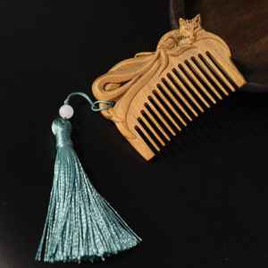 Peigne de massage en bois naturel poli, fait main, antistatique, à dents larges, pour démêler les cheveux et stimuler la croissance capillaire saine - Product Image 2