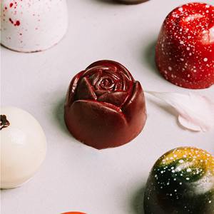 Boîte-cadeau personnalisée de chocolat de truffe fraîche (6-9-12-24 pcs) pour la célébration de la Saint-Valentin - Product Image 3