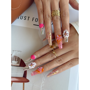 Blooming Garden Couture Press on Nail Art, autocollants élégants pour ongles pour femmes - Product Image 2