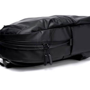 กระเป๋าเป้กีฬาคุณภาพสูง โพลีเอสเตอร์ ช่องเสียบ USB ปิดด้วยซิป น้ำหนักเบา กันน้ำ โครงภายนอก ความจุ 56-75 ลิตร ผลิตในประเทศปากีสถาน - Product Image 4