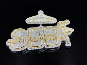 Colgante Hip Hop Personalizado con Inicial en Acero Inoxidable con Diamantes - Product Image 5