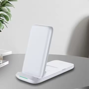 Chargeur de téléphone sans fil pliable multifonction 3 en 1 pour iphone/<span class=keywords><strong>airpods</strong></span>/apple watch/chargeur de voyage pour appareils sans fil - Product Image 2