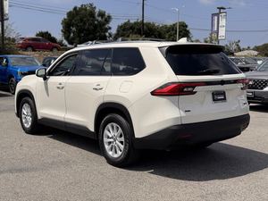 Usado 2024 Toyota Grand Highlander XLE AWD - Product Image 3