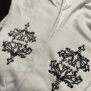 Sweat à capuche personnalisé avec strass pour homme – Design universel de haute qualité avec cristaux - Product Image 6