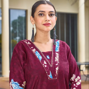 ชุดเซ็ตผ้าฝ้ายพิมพ์ลายดอกไม้สำหรับผู้หญิง |   เสื้อคอวีดีไซน์เนอร์พร้อมกางเกงเข้าชุด |   ชุดเสื้อผ้าเทศกาลขายส่ง - Product Image 1