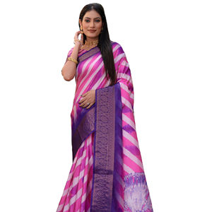 Sari en soie douce dola de qualité supérieure avec des impressions numériques partout avec une bordure de tissage Jeri des deux côtés - Product Image 1