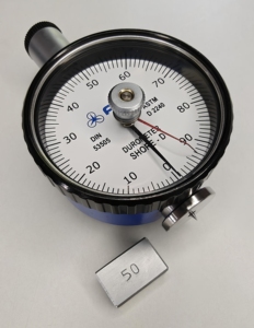 Probador de dureza básico Shore D analógico portátil ADIS de la mejor calidad para medición de materiales de caucho y plástico al mejor precio - Product Image 4