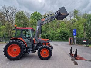 รถแทรกเตอร์คูโบต้า ME9000 รุ่นใหม่ พร้อมชุดตัก สำหรับการเกษตรและการใช้งานในครัวเรือน - Product Image 2