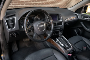 Vehículo Usado a Precio Accesible - Volante a la Izquierda |   Volante a la derecha |   AUDI Q5 3.2 PREMIUM MSS PLUS 2010 con 37 mil millas - Product Image 4