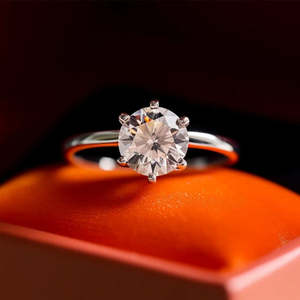 Anillo Zarkan Premium Solitaire de Plata 925 con Diamante y Perla, Anillo Geométrico Romántico con Baño de Rodio para Compromiso - Product Image 1
