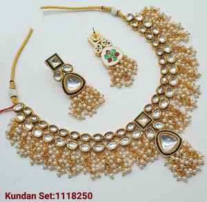 <b>INDIAN</b> TRADITIONAL and FASHIONABLE COPPER <b>JEWELLERY</b> BRIDAL WEDDING <b>JEWELLERY</b> <b>SET</b> for WOMEN EARRINGS and NECKLACE <b>SET</b> - Product Image 4