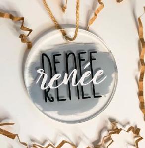 Dessous de verre en acrylique transparent de conception antique avec une finition de la meilleure qualité, parfait pour une utilisation élégante sur la table et les repas - Product Image 6