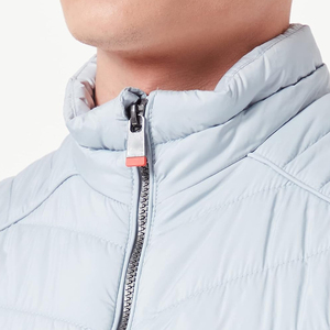 Nouveau modèle de veste Gilet en duvet personnalisé vente en gros Gilet bouffant avec logo Gilet bouffant en duvet léger manches courtes pour hommes - Product Image 3