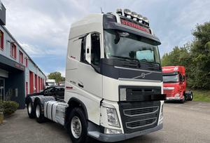 Vol-vo FH 500 Globetrotter 6x4 Euro6, Trasmissione Automatica, Motore Diesel 451-500 CV, Capacità di Carico 21-30T, Sedile con Sospensione Pneumatica - Product Image 4