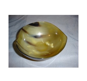 Cuenco de Cuerno Pulido Hecho a Mano en India, Disponible en Todos los Tamaños para Decoración del Hogar y Fiestas, Hecho en India, Precio al por Mayor - Product Image 1