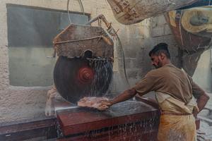 Lámpara de sal de roca de cristal Rosa pakistaní de sal de roca natural del Himalaya: luz nocturna 5x5x7 personalizada - Product Image 4