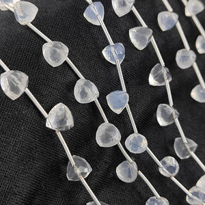 ลูกปัดควอตซ์น้ำแข็งทรงทริลเลียนเจียระไน ขนาด 7-8 มม. สำหรับทำเครื่องประดับ จำนวน 13-14 เม็ดต่อเส้นยาว 8 นิ้ว - Product Image 3