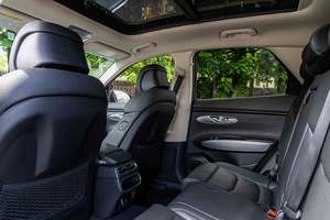 2022 G-e-n-e-s-i-s G V 7 0 2,5 T AWD bajo kilometraje y precio asequible en stock listo para enviar - Product Image 6