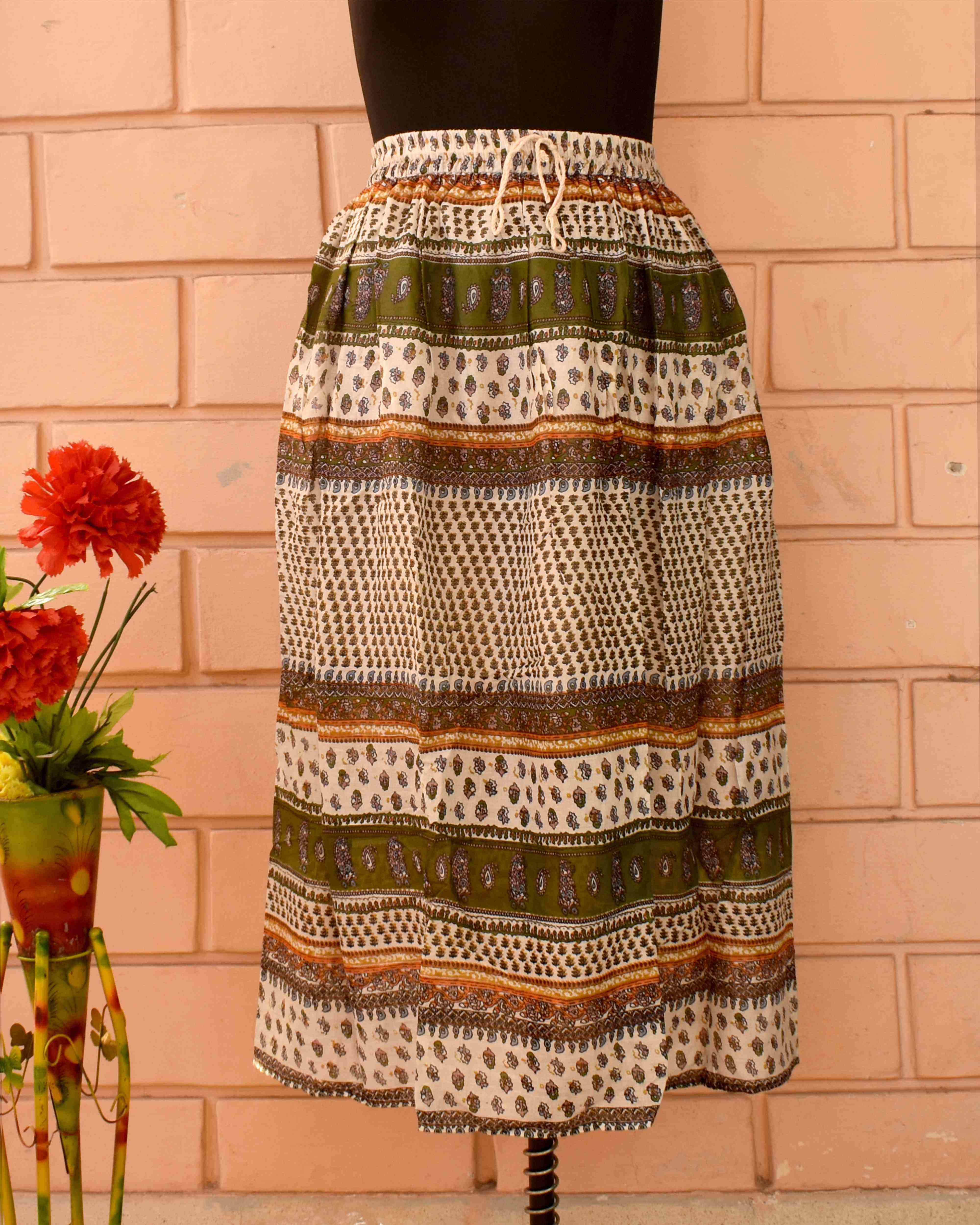 สีน้ำตาล