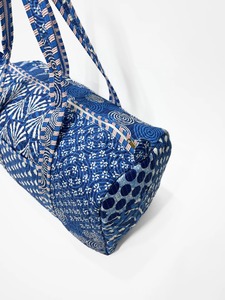 Bolsa de Viaje Casual de Lujo, Ecológica, Estampada a Mano en Azul, Bolsa de Viaje de Fin de Semana con Cremallera, Duradera, de Gran Capacidad, Hecha de Algodón - Product Image 3