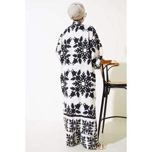 Conjunto 2 Piezas Kimono Estampado Étnico Blanco y Negro - Product Image 3