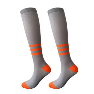 Calcetines de Fútbol Premium al por Mayor, Calcetines Largos de Entrenamiento de Fútbol Personalizables, Antideslizantes y Transpirables - Product Image 1