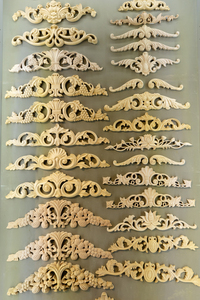 Moulures en bois variées pour meubles, y compris panneaux de cheminée, portes de table, armoires de lit, tables basses à manger - Product Image 2