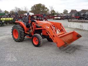 2015 KUBOTA L4760 Tracteur d'occasion - Product Image 3