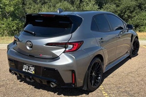 (F&3) Toyota GR Corolla Premium 2024 Usado - Product Image 2
