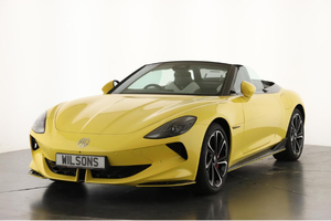 MG Cyberster Wagon GT Automatique RWD 2020-2024 d'occasion, jaune, conduite à droite, boîte automatique, batterie au lithium, caméra arrière, LED - Product Image 3