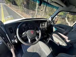 Venta Legítima: Camión de Gasolina/Combustible T680 de 4800 Galones, 2018 - 400HP, Listo para Envío Mundial - Product Image 5