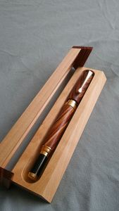 Juego de Plumas de Regalo de Lujo de Alta Calidad WRITING BAMBOO, Pluma de Madera con Logotipo Grabado Personalizado y Caja de Madera - Product Image 6