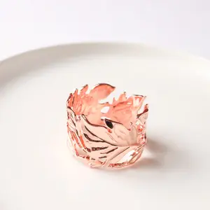 Rond de serviette plaqué or rose femme minimaliste pour table de mariage rond de serviette en or rose - Product Image 6