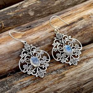 Boucles d'oreilles pendantes tendance pour femme, plaquées or, en argent sterling, avec pierre de lune bleue, cadeau idéal pour mariage ou fête - Product Image 2