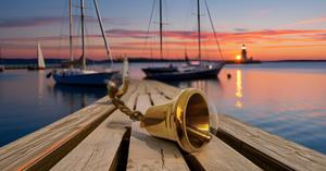 Llavero de campana de latón con clip de mosquetón Accesorio elegante y funcional - Product Image 4