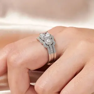 Anillo de Compromiso Vintage de Plata 925 con Diamante Moissanita de Corte Princesa de 2.50 Ct - Product Image 2