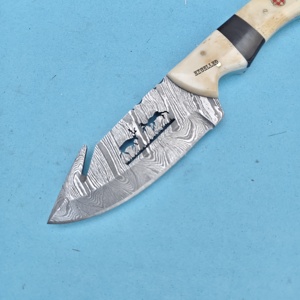 Cuchillo de caza de acero de Damasco hecho a mano de la mejor calidad, cuchillo de hoja de Damasco con funda de cuero, cuchillos japoneses - Product Image 5