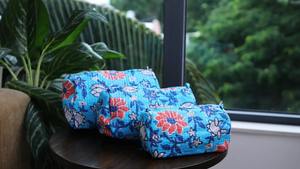 Juego de Bolsas de Algodón con Estampado Floral Azul Elegante Le Souvenirs, 3 Piezas, Estilo Vintage, Cierre de Cremallera, Resistente al Agua, Ecológico, Estuche Grande - Product Image 3