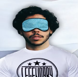 Cómoda máscara para dormir con capa de bloqueo de luz de tela suave y correa suave para un sueño reparador - Product Image 1