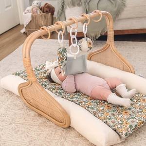 Fournisseur direct de gyms d'activités pour bébés en rotin, gyms de jeu écologiques, tapis de jeu interactifs - Product Image 2