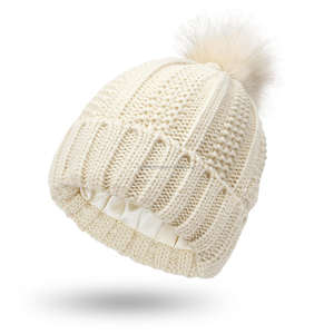 Bonnet à revers à ourlet plié Chapeau d'hiver en tricot doux durable Casquette de crâne confortable et élégante Idéal pour un usage quotidien et des vêtements de plein air - Product Image 5