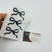 Dernière Durable Personnalisé Acrylique Cils Carreaux Noir Blanc Cils Carreau Arc Coeur Fleur Papillon Conception En Gros Cils Outils