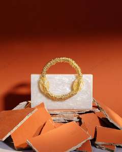 Embrague de resina de mano acrílica para Mujer de Nueva moda con patrón floral para ocasiones especiales disponible a un precio - Product Image 5