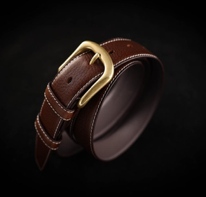 Ceinture en cuir brun clair vieilli avec une boucle en laiton antique rustique. Prix de gros disponibles. - Product Image 6