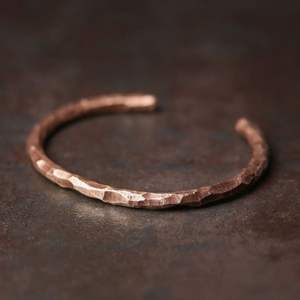 Pulsera de cobre puro hecha a mano para hombres y mujeres, alivio del dolor de artritis, brazalete de terapia magnética curativa, diseño de manguito abierto Ajustable - Product Image 6