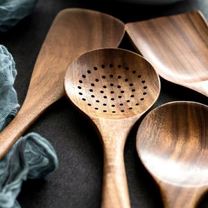 Juego de utensilios de cocina modernos de madera de teca de grado alimenticio, cucharas para sopa fáciles de limpiar, herramientas para servir con accesorios de diseño manual para cocinar - Product Image 4