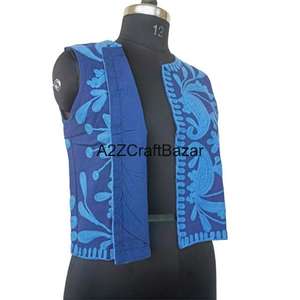 Veste courte en coton pur brodée Suzani pour femmes élégantes, manches coupées, vêtements d'hiver pour mariage, style bohème, fleurs faites à la main, matelassée - Product Image 4