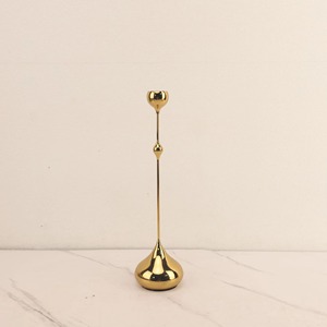 Elegante Candelabro Largo de Metal Dorado para Decoración de Fiestas, Decoración del Hogar y Uso en Mesas para Ocasiones Especiales, Venta al por Mayor desde India - Product Image 1