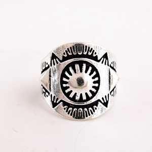 แหวนดีไซน์ดวงตาเปล่งประกายแบบยุโรปอเมริกันย้อนยุคสำหรับผู้ชายผู้หญิงเด็กฮิปฮอปประดับตาอุปกรณ์เสริมสำหรับงานปาร์ตี้ - Product Image 1